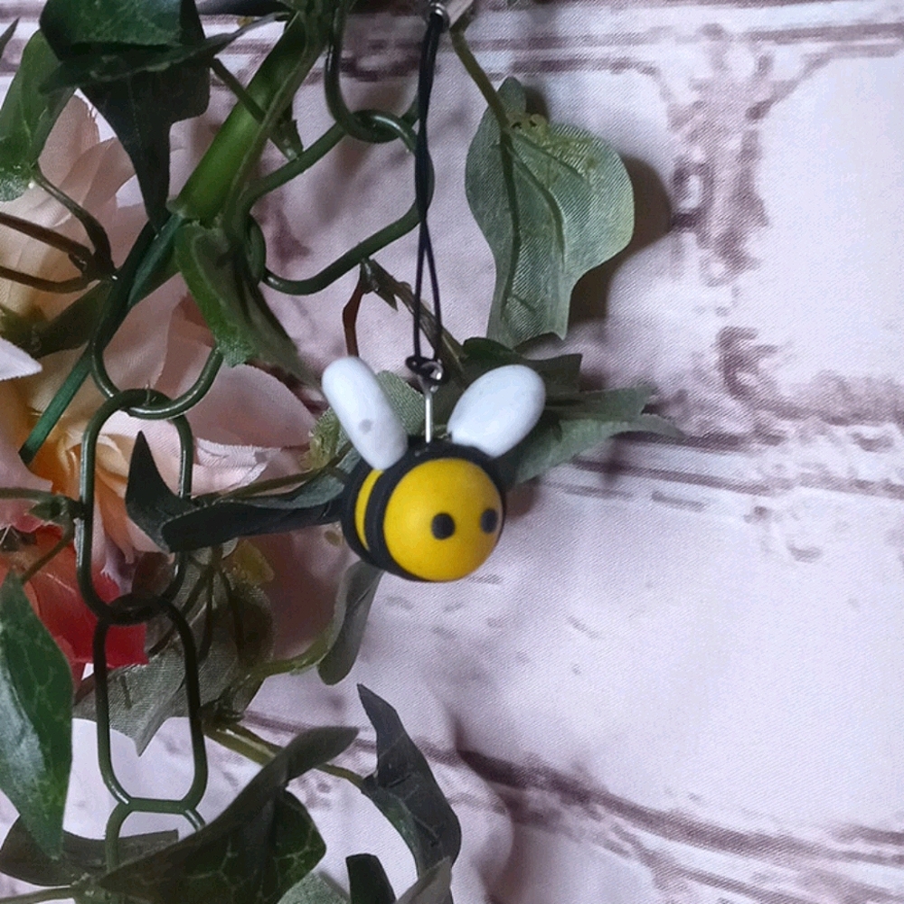 Bee Earrings - Picture 3 of 3